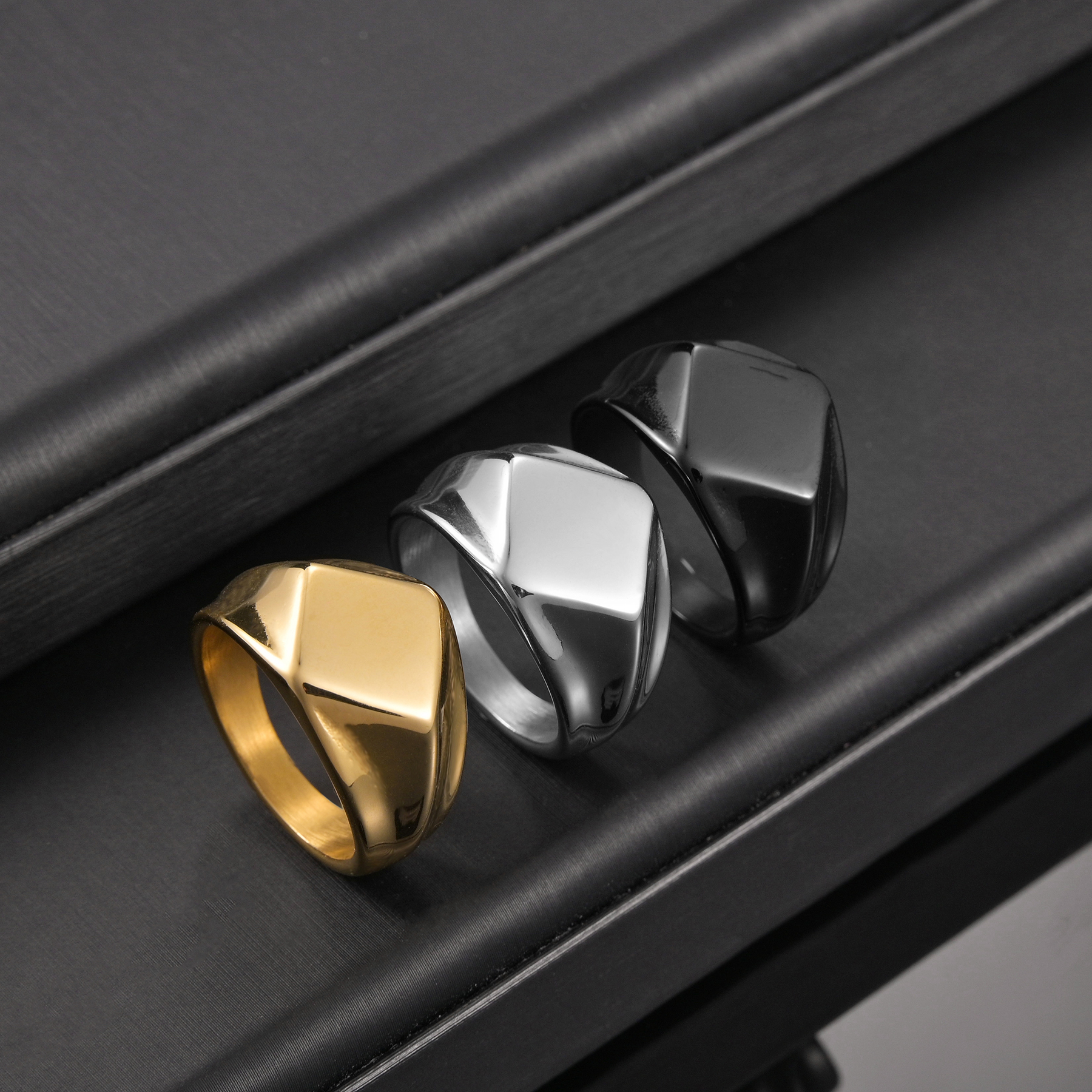 Atoztide Custom Engraved Ring  - đánh giá và giá Initial Ring Custom